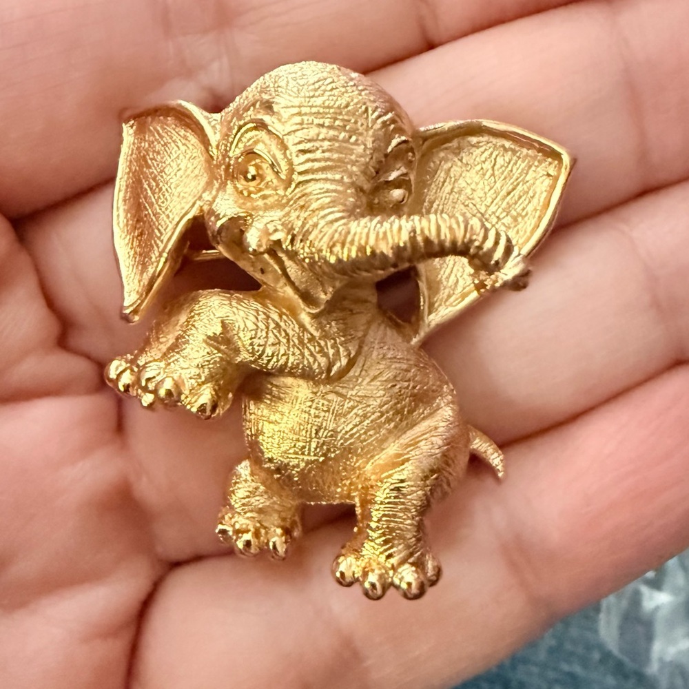 Vintage CrownTrifari Signed Gold Tone 3D Dancing Elephant Brooch